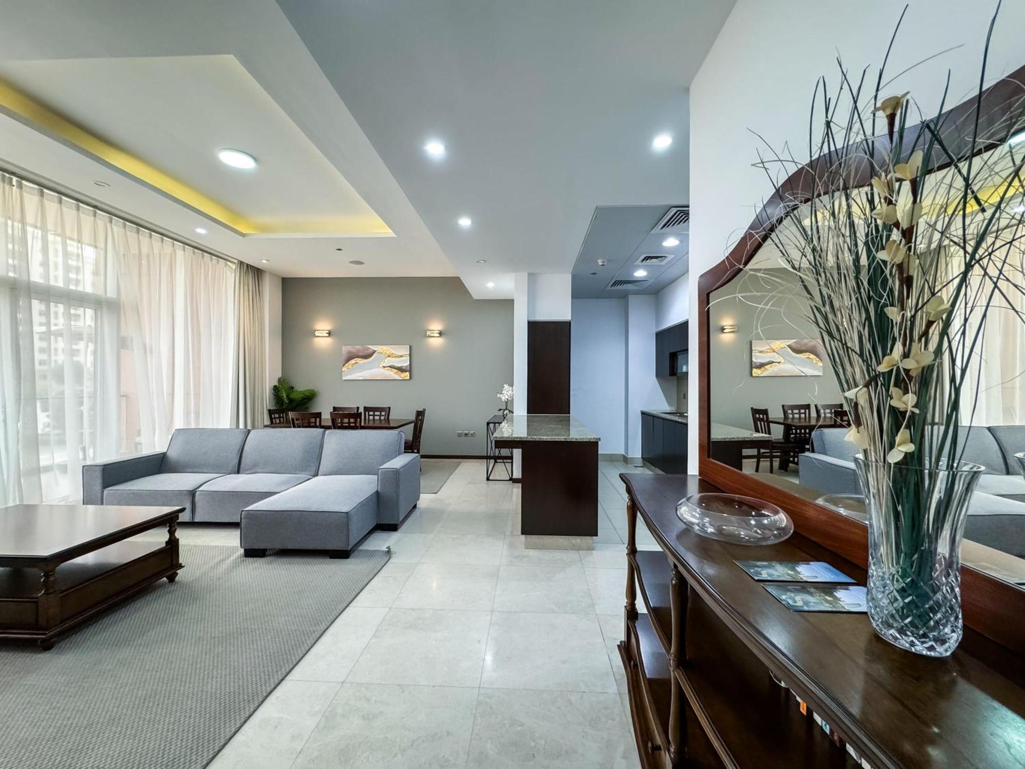 Modern Beachfront 1Br Apartment - Tiara Residence Dubai Ngoại thất bức ảnh